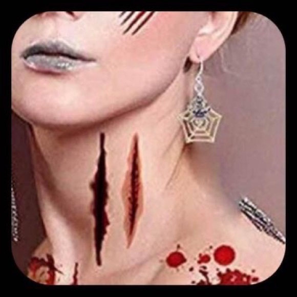 New Mini Spooky Spider 🕷 Brass Web Earrings Brass Tone - Picture 5 of 7